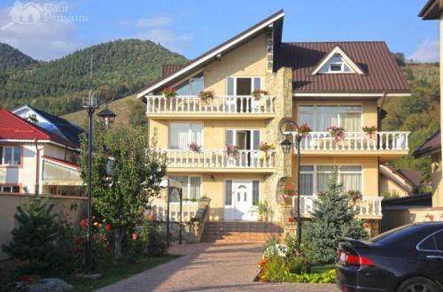 Pensiunea Boema Piatra Neamţ エクステリア 写真